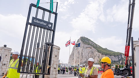 Depois de semanas de trabalhos, as últimas barreiras fronteiriças entre Gibraltar e Espanha foram retiradas. 