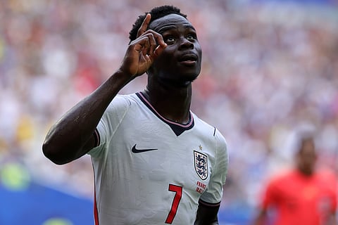 Saka foi autor de um ‘hat-trick’.