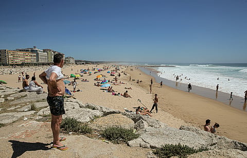 Alojamento turístico enfrenta catadupa de cancelamentos na Costa de Caparica 
