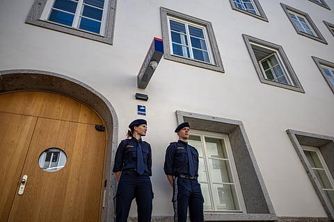 Casa austríaca onde nasceu Hitler em 1889 transformado em esquadra da polícia.