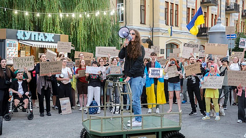 Protesto em Kiev na terça-feira, 21 de julho. Manifestantes prometem voltar às ruas na sexta-feira, 24 de julho.