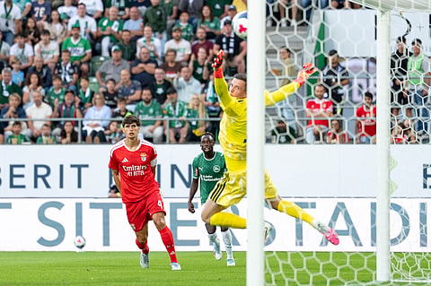 Benfica não venceu e nem convenceu na estreia oficial da época: encarnados perderam com o St. Gallen por 2-1