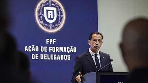 "Árbitros fracos" e as idas à PJ por causa do Benfica. Os áudios que colocam Pedro Proença em causa 