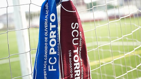 Acompanhe aqui a Supertaça. Já se joga o FC Porto-Torreense em Coimbra