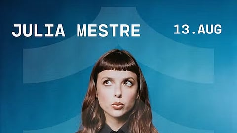 Cartaz de apresentação de Julia Mestre na Casa Capitão. 