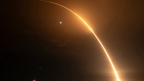 Parte de foguetão da Space X com quatro toneladas choca contra a Lua