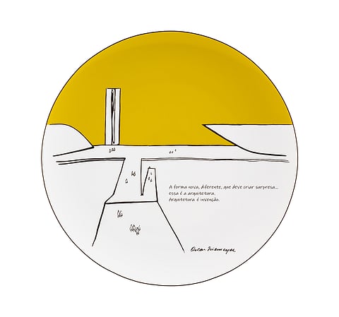 São seis pratos decorativos que levam para a porcelana algumas das ilustrações mais emblemáticas do arquiteto brasileiro.