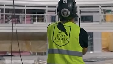 A Area 51 atua no setor dos eventos e espetáculos, com foco na prestação de serviços técnicos através da marca Evil Angels.