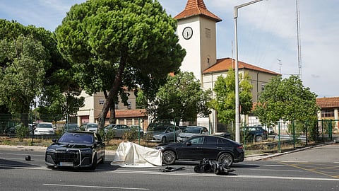 O assalto ocorrido na Avenida de Berlim, seguido de perseguição e abalroamento da moto do assaltante, resultou na morte deste último. 