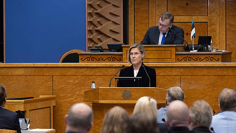Ülle Madise no Parlamento da Estónia.