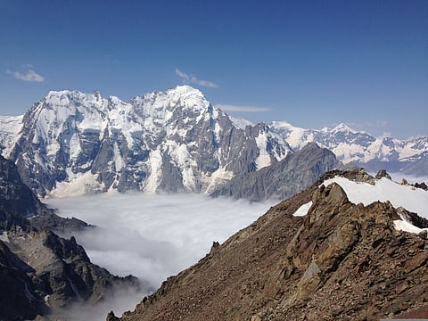 Onze alpinistas morrem em avalanche no desfiladeiro no Cáucaso russo de Bezengi
