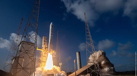 Lançamento de um foguetão Ariane 6 a partir do centro espacial de Kourou, na Guiana Francesa.