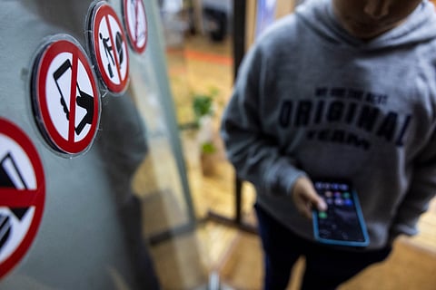 A proibição do uso de telemóveis até ao 9.º ano é uma das novidades deste novo ano letivo.