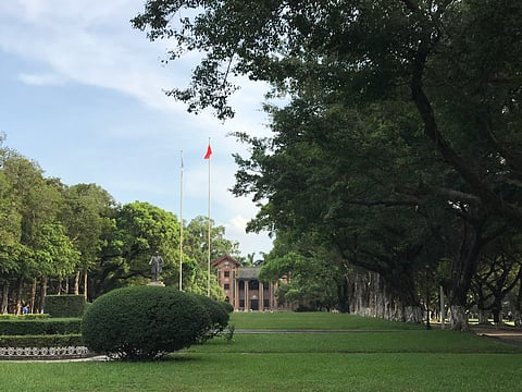 A Universidade de Sun Yat-sen, em Guangzhou, capital da província de Guangdong, vizinha de Macau, tinha um programa de dupla certificação.
