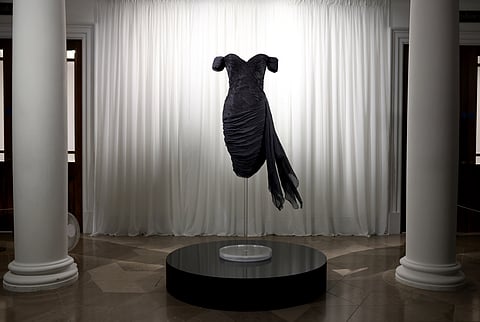 A vingança serve-se... de vestido curto. Famosa peça de roupa da princesa Diana vai a leilão e pode custar mais de 260 mil euros