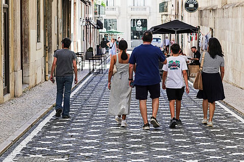 Pavimento pintado no Chiado.