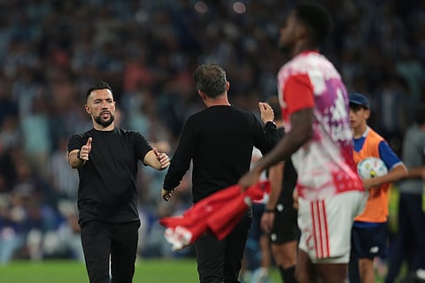 Farioli e Marco Silva com visões diferentes sobre as "coisas estranhas" e a arbitragem do clássico