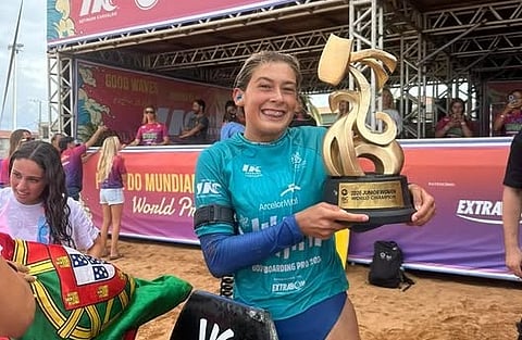 Luana Dourado conquista título mundial júnior de bodyboard no Brasil