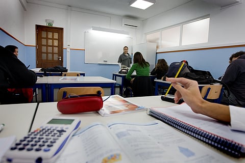 A época extraordinária de exames levou ao adiamento por uma semana do início do Secundário.