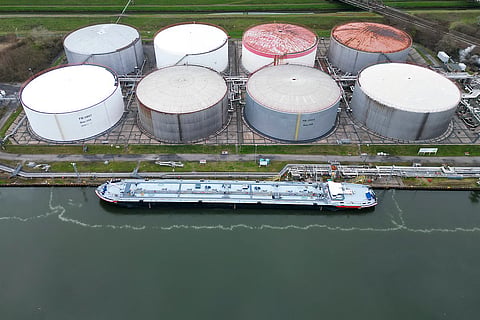 Considerando a média mensal de 2025, o valor das importações de petróleo bruto aumentou 55,8% neste semestre. 