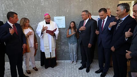 Escola Secundária de Cascais foi inaugurada com a participação do patriarca de Lisboa ao lado de Seguro, Montenegro e Fernando Alexandre.