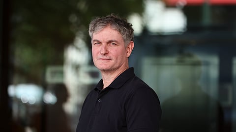 Antes de O Intolerável, Enrique Díaz Álvarez escreveu El Traslado e La Palabra que Aparece, este último vencedor do Prémio Anagrama de ensaio.