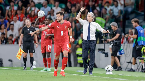 Jorge Jesus oriental a equipa em sua estreia pela seleção nacional. 