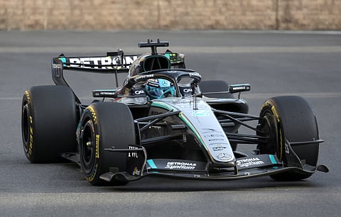 Fórmula 1: Russell domina primeiros treinos em Baku e coloca Mercedes na frente para a qualificação