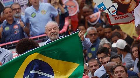 Lula da Silva viu aqui uma brecha para contra-atacar na Guerra Santa eleitoral.
