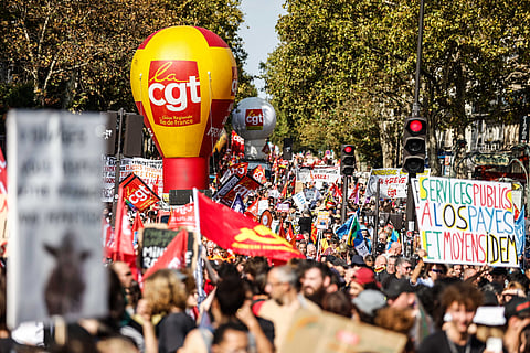 Na terça-feira houve greve geral em França, devido a ameaça de mais um ano de salários congelados. 