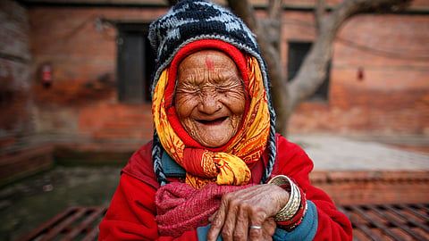 Tirtha Maya Rai durante um passeio num lar público em Catmandu, no Nepal.