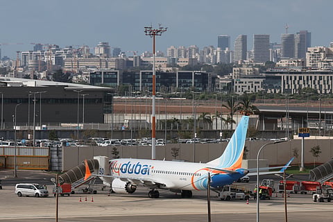Avião da FlyDubai no Aeroporto de Telavive
