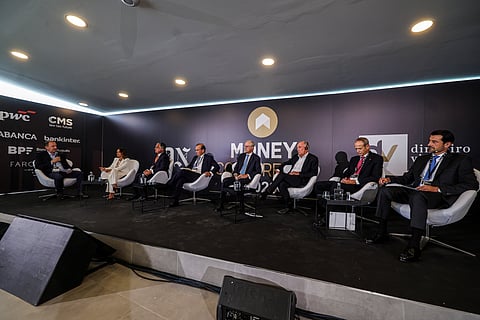 A disponibilidade do investimento e a necessidade de melhores condições para o fazer foi frisada pela maioria dos banqueiros presentes