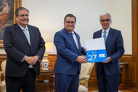 Miranda Sarmento entregou proposta de Orçamento na Assembleia da República 