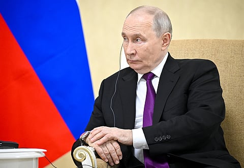 Vladimir Putin esteve esta sexta-feira de visita ao Turquemenistão.