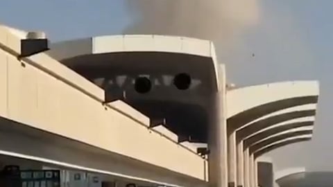 Vídeo nas redes sociais mostra fumo no terminal das chegadas.
