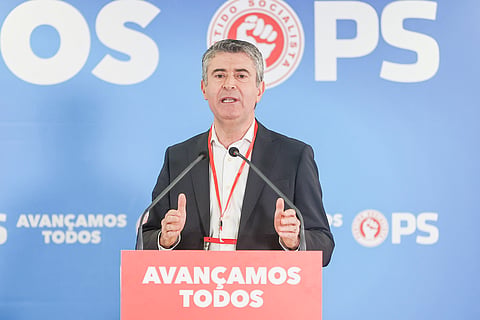 José Luís Carneiro defende decisão motivada pela estabilidade.