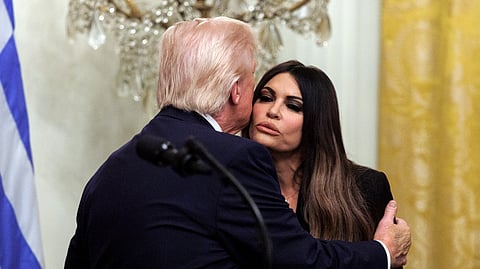Kimberly Guilfoyle separa-se agora da administração Trump, depois do fim da relação com Trump Jr. 