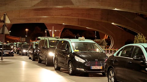 Preço fixo dos táxis no aeroporto de Lisboa em vigor na quinta-feira mas ainda sem todas as medidas