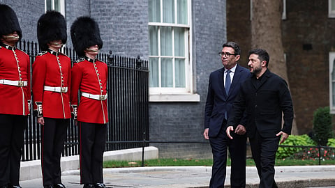 Burnham recebeu Zelensky em Londres. 
