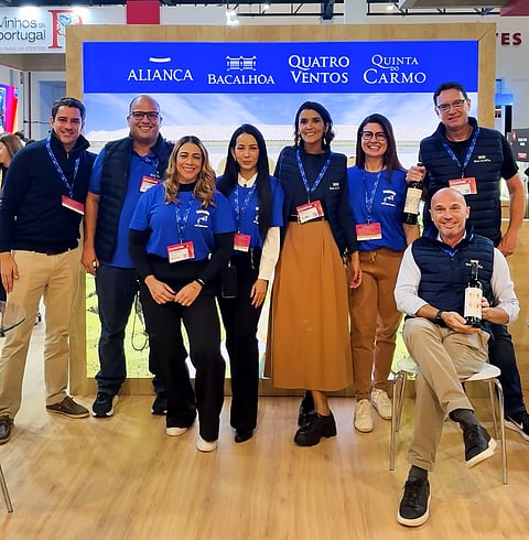 Equipe do Grupo Bacalhôa na feira PROWINE São Paulo.