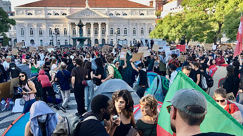 Os protestos por falta de habitação a preços compatíveis com os rendimentos mantêm-se nas praças do país e isso influencia a agenda da CM Lisboa.