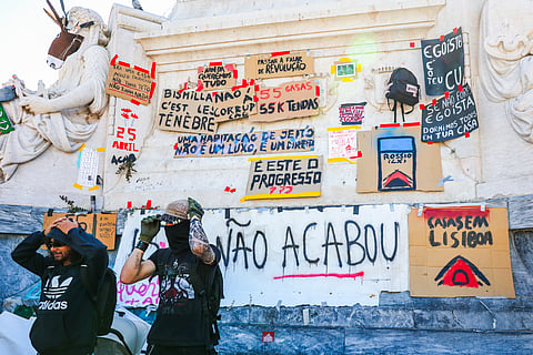 País vive uma onda de protestos pelo tema da habitação.