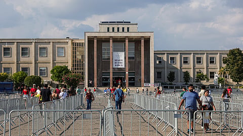 Cidade Universitária acolhe segundo turno das eleições presidenciais neste domingo (25).