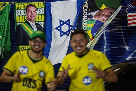 Bandeiras de Israel e dos Estados Unidos são comuns nos ato de apoio ao candidato bolsonarista.