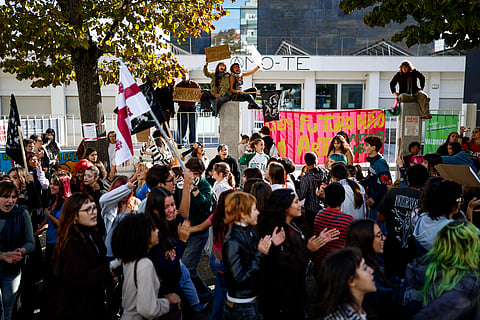 Os estudantes concentraram-se á entrada da escola António Arroio