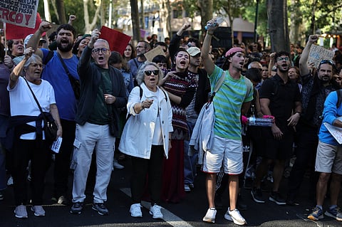 Lisboa: Manifestação pela habitação chega ao Rossio. Milhares na Praça D. João I, no Porto