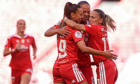 Benfica vence Sporting por 4-1 e assume liderança provisória da Liga BPI