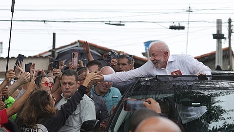 O presidente recandidato Lula da Silva será o principal prejudicado pela falta de transportes, uma vez que esta região é um "bastião" do seu partido, o PT.