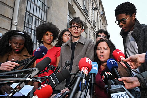 O governo anunciou a criação de 15 mil vagas no ensino superior, mas a União Nacional de Estudantes de França exige 250 mil. 